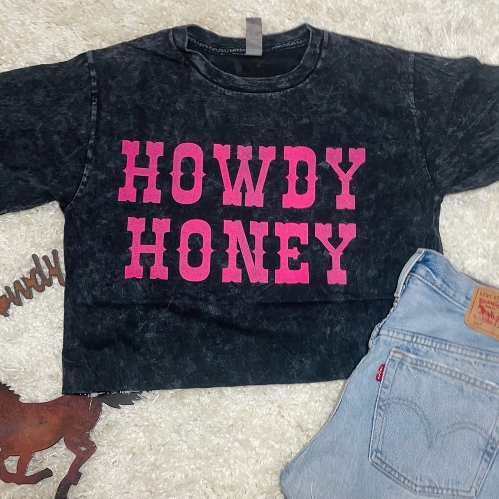 HOWDY HONEY VINTAGE ACID WASH CROP TOP